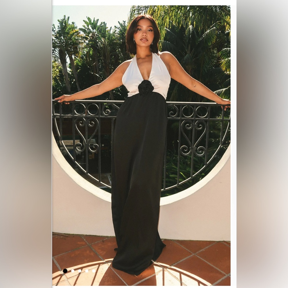 Show Me Your MuMu Black &White Marilyn Maxi Dress.Addl description in photos.